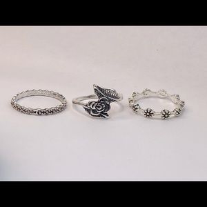 3 PACK OF FLORAL RINGS